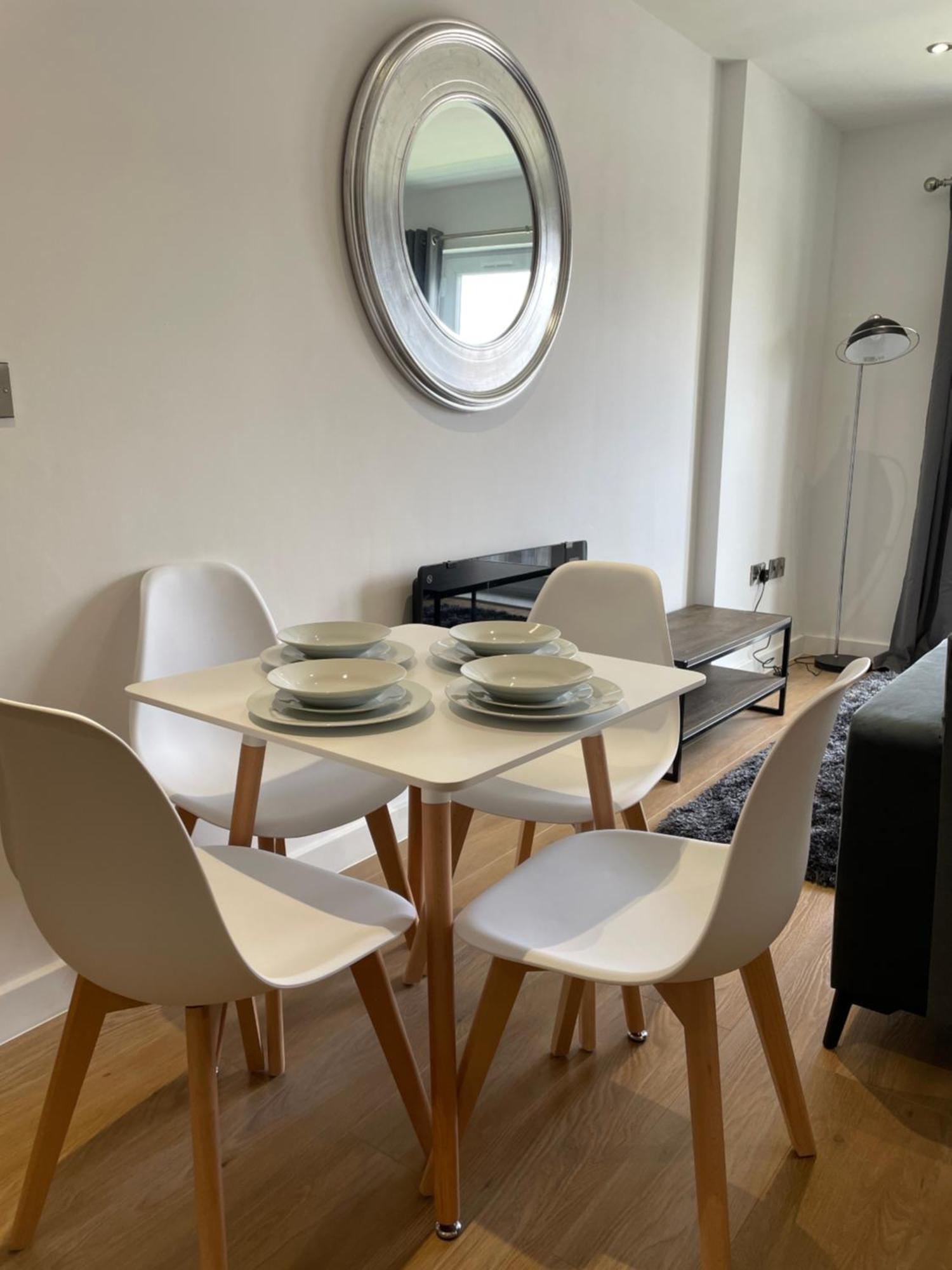 Stylish And Modern 2Br Apartment With Parking Sheffield Exterior photo