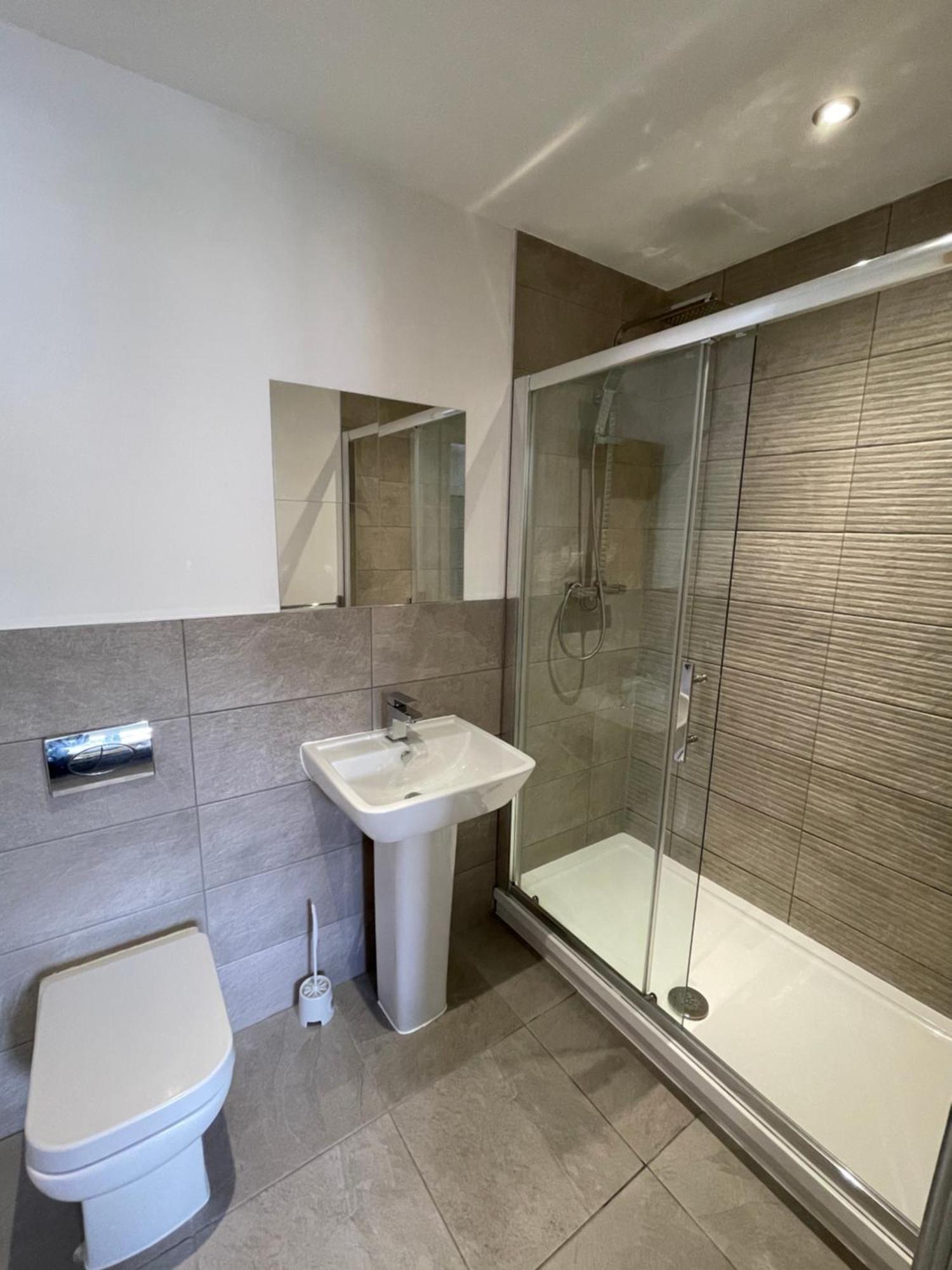 Stylish And Modern 2Br Apartment With Parking Sheffield Exterior photo